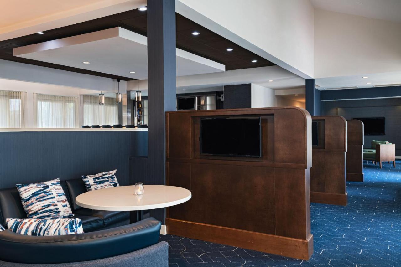 Courtyard By Marriott San Antonio Airport Hotel Exterior foto