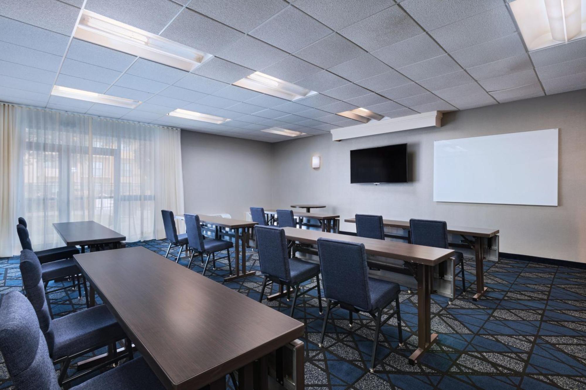 Courtyard By Marriott San Antonio Airport Hotel Exterior foto