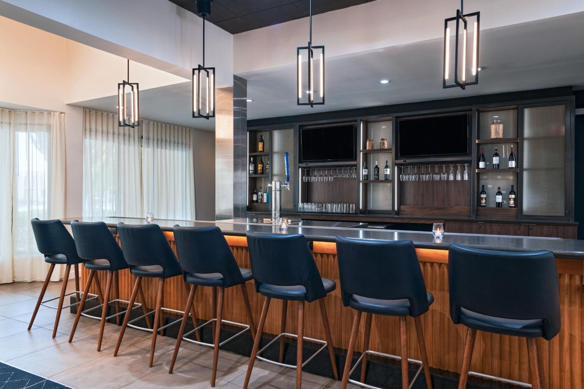 Courtyard By Marriott San Antonio Airport Hotel Exterior foto