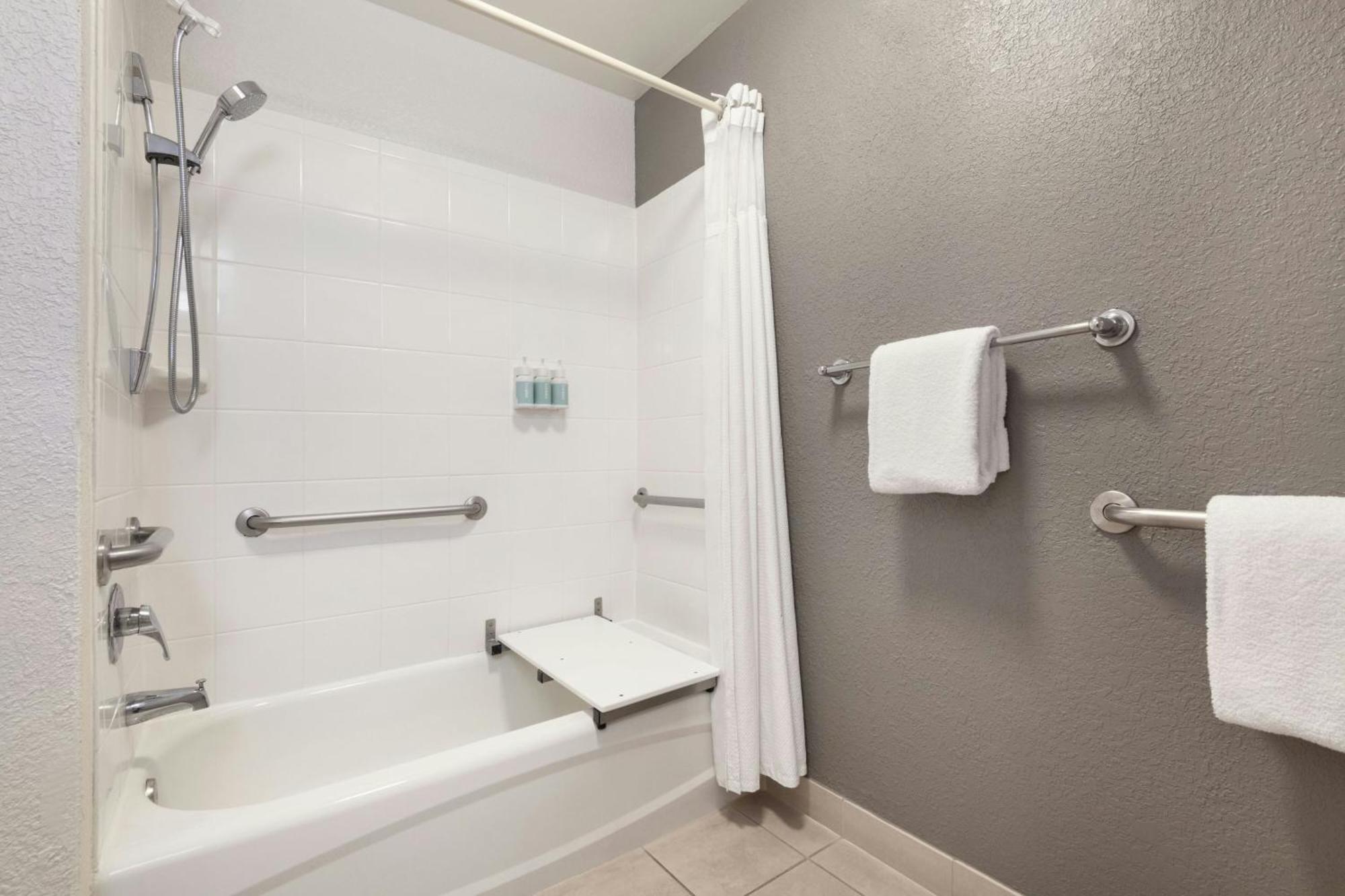 Courtyard By Marriott San Antonio Airport Hotel Exterior foto