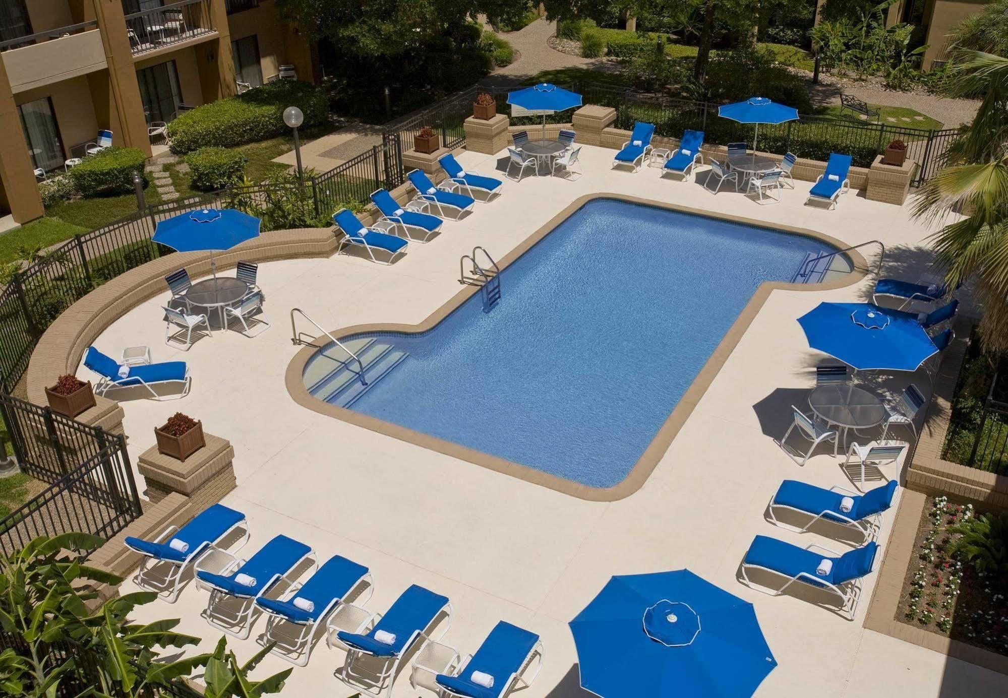 Courtyard By Marriott San Antonio Airport Hotel Exterior foto